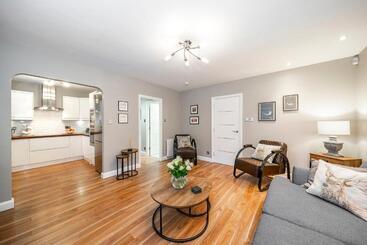 Жильё для туристов The Pines Stunning 3 Bedroomed Apartment, Gleneagles