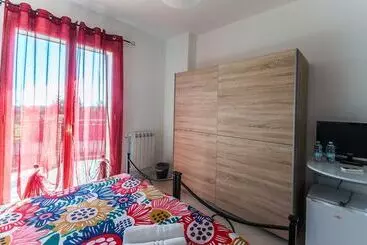 تختخواب و صبحانه New Naxos Village