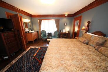 Bed and Breakfast Leonard At Logan House