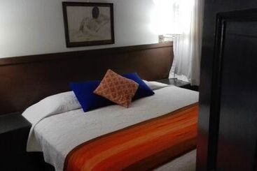 تختخواب و صبحانه Neita S Nest