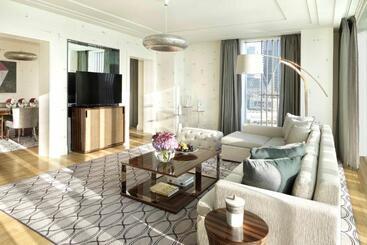 Four Seasons Hotel Abu Dhabi At Al Maryah Island