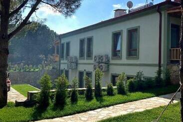 Elyada Otel Ve Bağ Evi