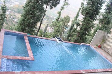 בית מלון כפרי The Fern Hillside Resort Bhimtal