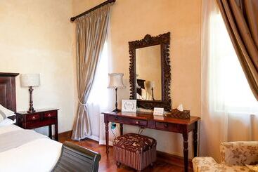 펜션 Old House Lodge