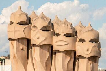 Sant Jordi Hostels Rock Palace