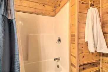 コテージ Charming Cabin < 3 Mi To Dale Hollow Lake!