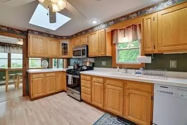 コテージ Cayuga Lake Retreat In Seneca Falls W/ Dock!