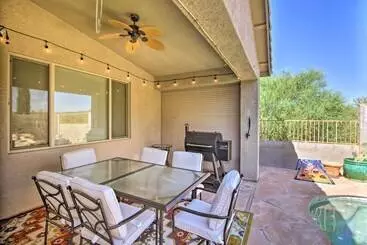 Mökkimajoitus Golfer S Paradise: Oro Valley Home W/ Pool!