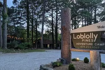 کلبه Loblolly Pines Adventure Camp