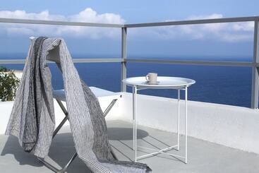 هتل آپارتمان Outopoia