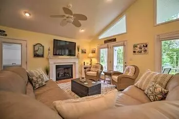 Mökkimajoitus Kentucky Lake House With A Great Outdoor Space!