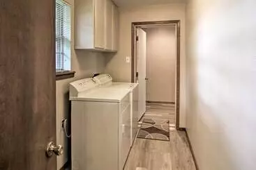 Mökkimajoitus Quiet Clayton Home W/ Mountain Views 4 Mi To Lake!