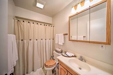 茅舍 Rustic Trinity Center Cabin W/ Deck Near Fishing!