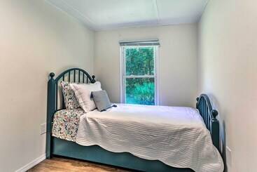 Vidéki Ház Wallkill Riverfront Retreat: Canoe & Relax!