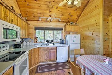 Bolton Landing Cottage W/ Deck, Walk To Beach!