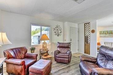 Сельский дом Happy Hippie Chicks  Retreat W/ Farm Animals