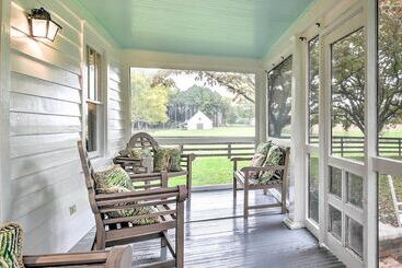 Restored 1920 S Cottage On 1 Acre W/ Fire Pit