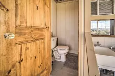 Mökkimajoitus Roosevelt Retreat W/ Fire Pit ~ 3 Mi To Lake!