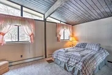 Crooked Lake Cottage W/ Views & Furnished Deck