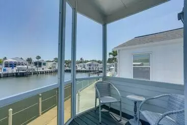 コテージ Waterside Jensen Beach Home W/ Marina Access!
