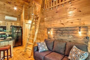 بيت ريفى Charming Murphy Cabin W/ Porch   Near Hiking!