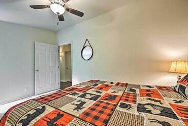 קוטג'' Creekside Payson Cabin W/ Deck Near Hiking!