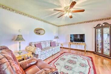 بيت ريفى Charming Williamstown Retreat W/ Private Yard