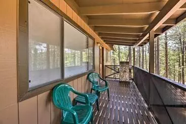 Mökkimajoitus Cozy Greer Hideaway   Walk To The Colorado River!