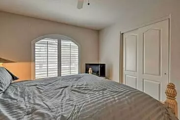 Mökkimajoitus Gilbert House W/ Private Pool & Golf Course Views!