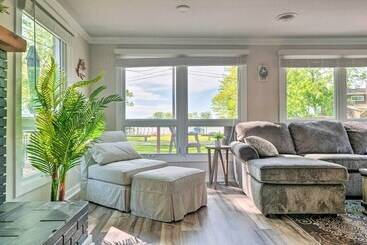 Lovely Belle Center Cottage On Indian Lake!