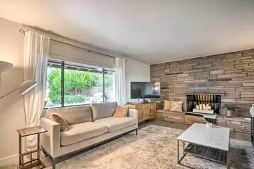 Mökkimajoitus Mid Century Page Retreat W/ Lake Powell Views!