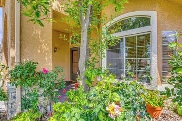 کلبه Peaceful Fresno Home, Near Popular Wineries!