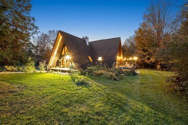 קוטג'' Rustic Lafayette A Frame Cabin W/ Game Room!