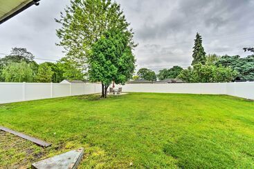 بيت ريفى Dearborn Heights Home ~ 16 Mi To Downtown Detroit!
