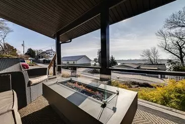 Mökkimajoitus Charming Ohio River Home With Water Views & Porch!