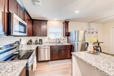 Mökkimajoitus ~ 6 Mi To Waco: Newly Constructed Family Home