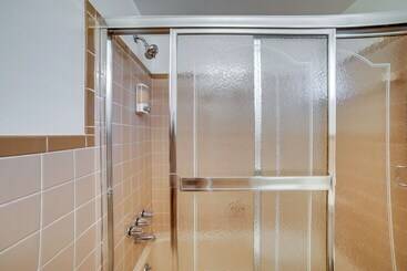 Mökkimajoitus Pittsburgh Vacation Rental: 3 Mi To Downtown!