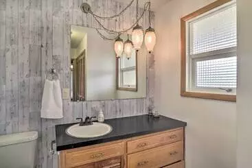 Mökkimajoitus Secluded Albany Escape, Pet Friendly W/ Fee