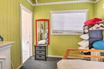 کلبه Cheerful Cabin Near Hiking & Big Bear Lake!
