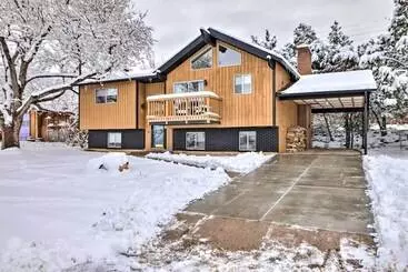 Mökkimajoitus Mountain View Cedar City Home With Fire Pit!