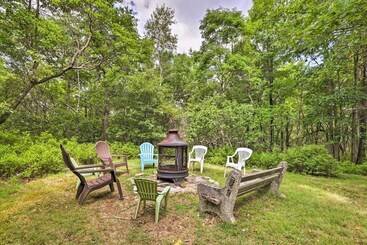 Vidéki Ház Quiet Long Pond Home On 1 Acre W/ Deck & Patio!