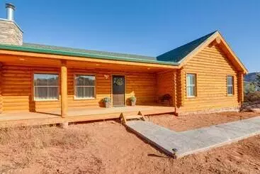 Landhus The Cliffrose Cabin Hike, Relax, Explore!