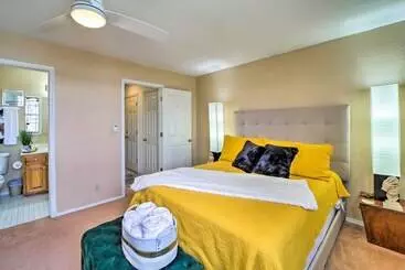 コテージ Upscale Home W/ Views & Game Room!