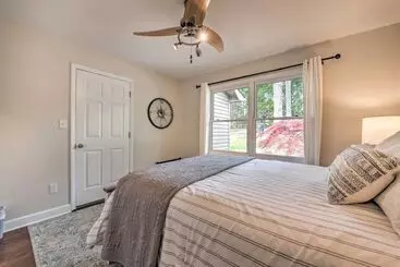 コテージ Waterfront Home W/ Private Beach On Lake Norman!