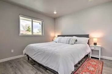 Mökkimajoitus Bright + Modern Augusta Home   Walk To Town!