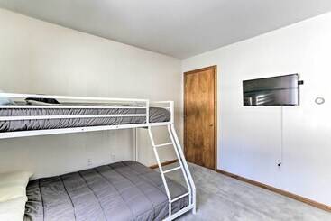 קוטג'' Catskills Cabin Escape With Deck And Fire Pit!