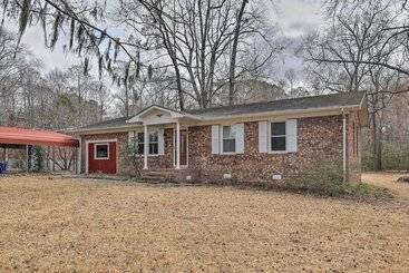 کلبه Dog Friendly House W/ Yard: Near Boat Launch!