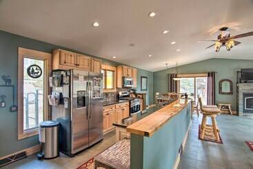 کلبه Estes Park Home W/ Ac 1/2 Mi To Lake & Downtown!