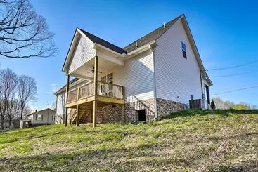 Mökkimajoitus Goodlettsville Home ~ 4 Miles To Raceway!