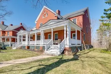 Mökkimajoitus Historic Casco Bay Home On Great Diamond Island